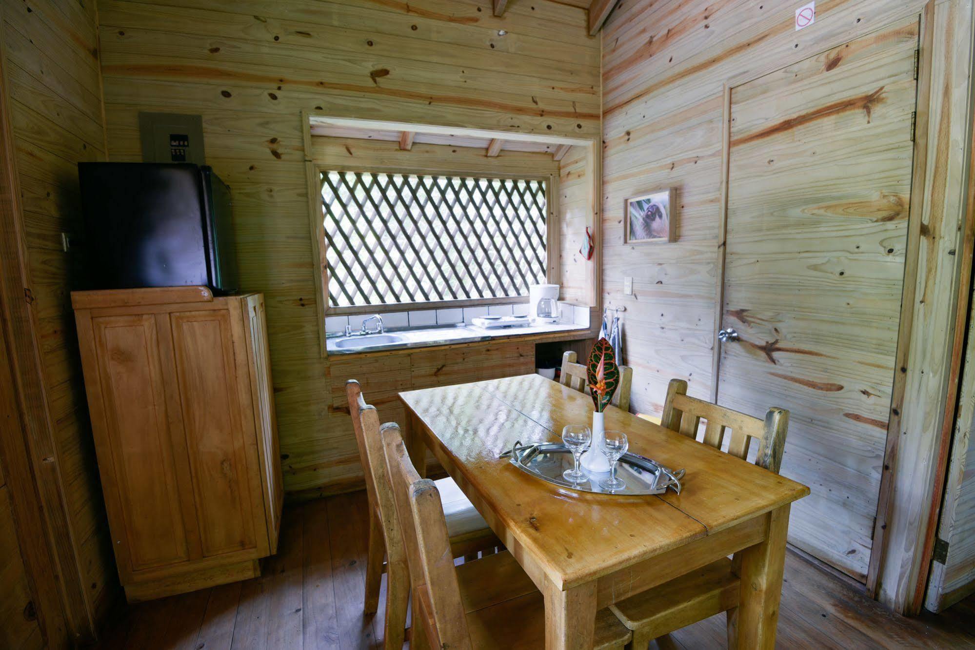 Hotel El Mono Feliz โอเฆชาล ภายนอก รูปภาพ